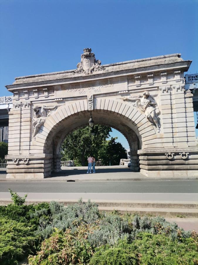 Toureifelchampselysee Paris Exterior foto