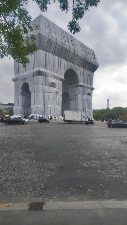 Toureifelchampselysee Paris Exterior foto
