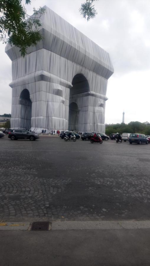 Toureifelchampselysee Paris Exterior foto