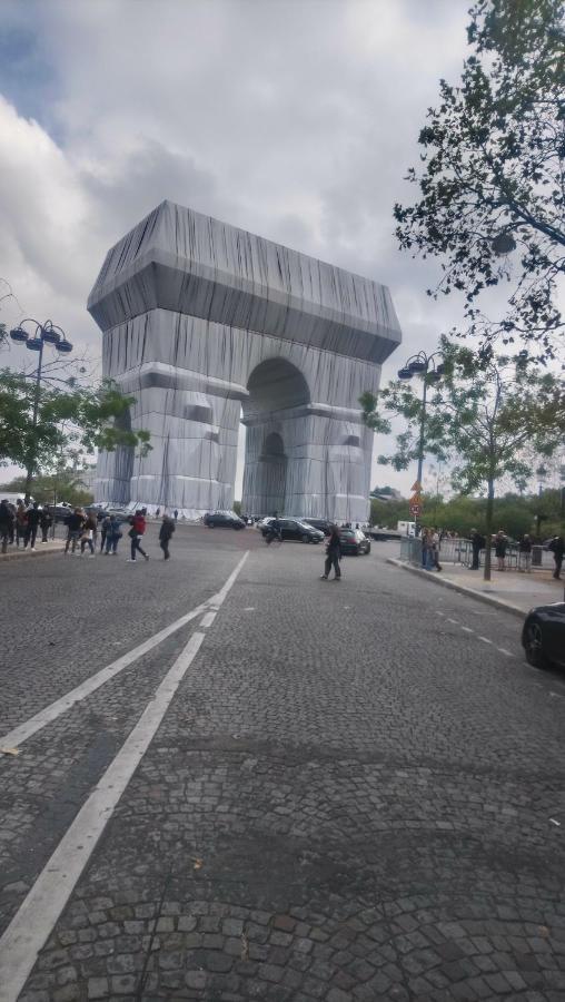 Toureifelchampselysee Paris Exterior foto